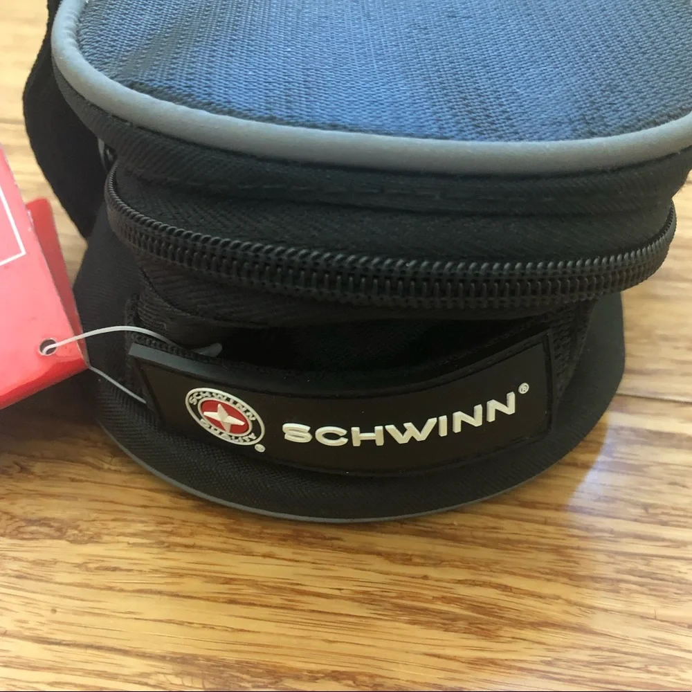 Schwinn ‘bicycle bag’ mounts to seat post